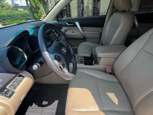 Used 2013 Toyota Highlander FWD image 38
