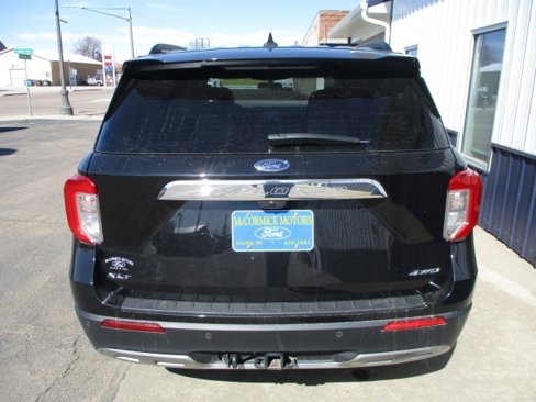 Used 2023 Ford Explorer XLT w/ Equipment Group 202A image 6