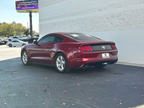 Used 2017 Ford Mustang Coupe image 3