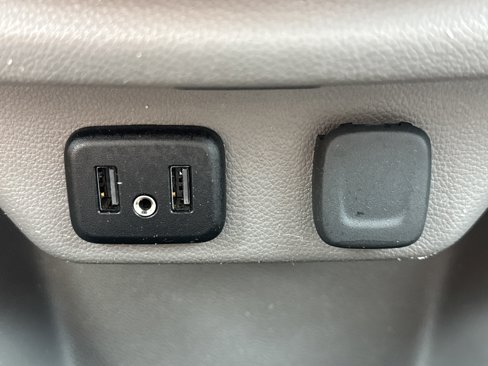 Used 2020 Chevrolet Traverse LT image 25