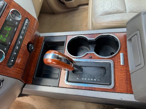 Used 2010 Ford Expedition EL Eddie Bauer image 16