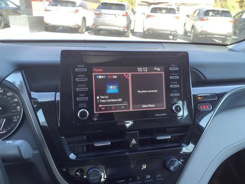 Used 2022 Toyota Camry SE image 17