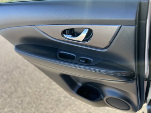 Used 2016 Nissan Rogue S image 7