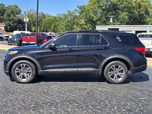 Used 2021 Ford Explorer XLT w/ Equipment Group 202A image 22