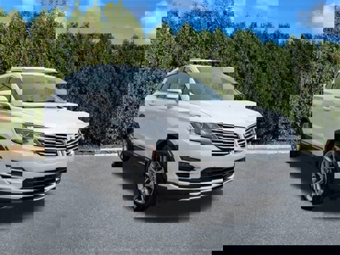 Used 2017 Lincoln MKC Reserve image 3