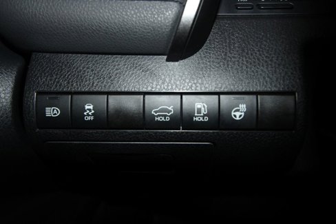 Used 2023 Toyota Camry SE image 9
