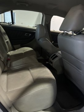Used 2010 Ford Taurus SEL image 10