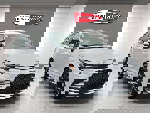 Used 2024 Toyota Corolla SE image 3