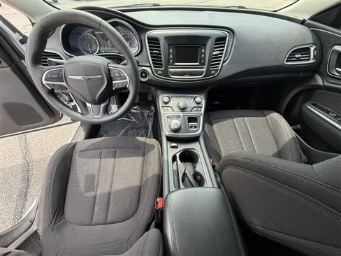Used 2015 Chrysler 200 Limited image 16