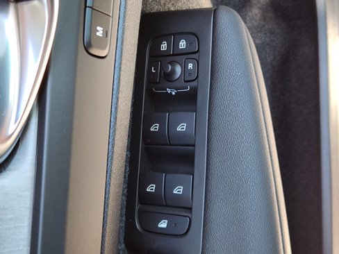 New 2025 Volvo XC40 B5 Core w/ Protection Package image 18