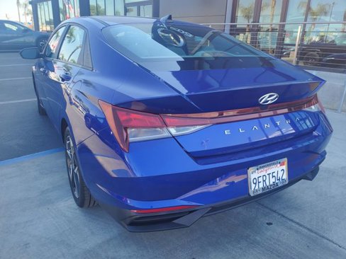 Used 2023 Hyundai Elantra SEL w/ Convenience Package image 5