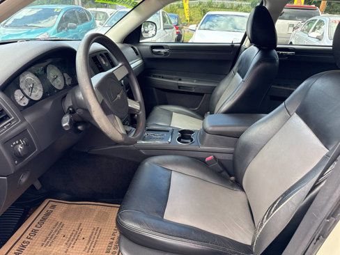 Used 2008 Chrysler 300 LX image 9