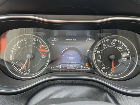Used 2022 Jeep Cherokee Latitude Lux w/ Sun & Sound Group image 27