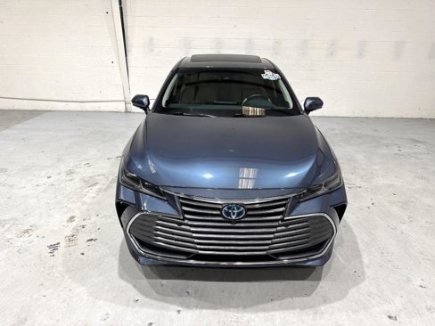 Used 2020 Toyota Avalon Limited image 12