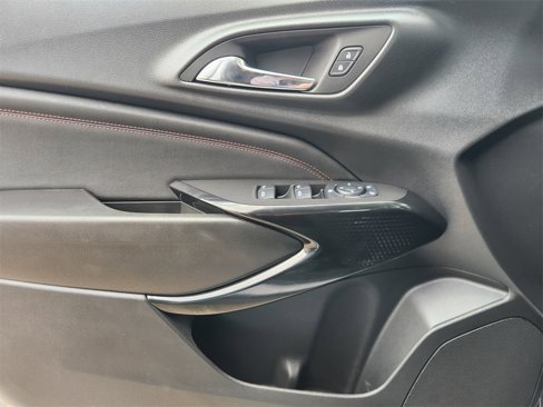 Used 2025 Chevrolet Trax RS image 19