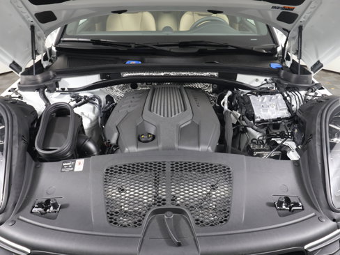New 2025 Porsche Macan image 22