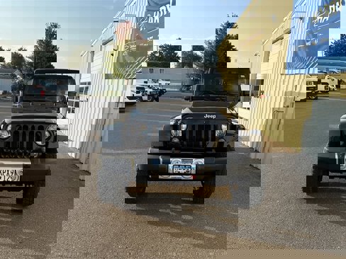 Used 2015 Jeep Wrangler Sahara image 6