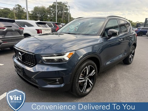 Certified 2022 Volvo XC40 T5 R-Design image 4