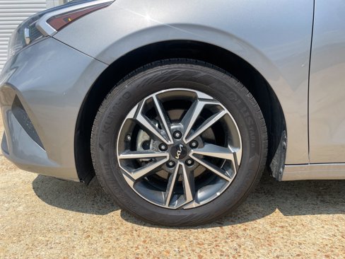 Used 2023 Kia Forte LXS image 7