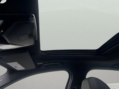New 2025 BMW 330i xDrive Sedan w/ Convenience Package image 15