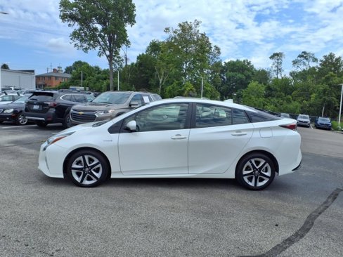 Used 2016 Toyota Prius Three Touring image 3