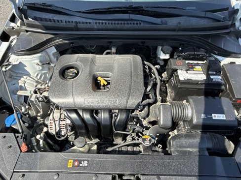 Used 2019 Hyundai Elantra SE w/ Cargo Package image 17