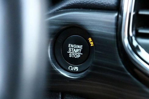 Used 2020 Jeep Grand Cherokee Altitude image 13