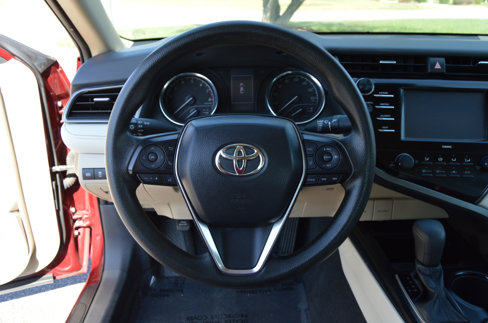 Used 2020 Toyota Camry LE image 8