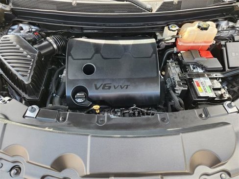 Used 2018 Chevrolet Traverse LT image 32
