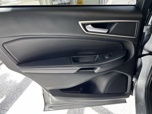 Used 2024 Ford Edge SEL image 38