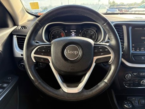 Used 2017 Jeep Cherokee Trailhawk w/ Comfort/Convenience Group image 15