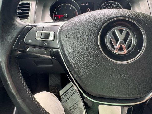 Used 2015 Volkswagen Golf SE image 29