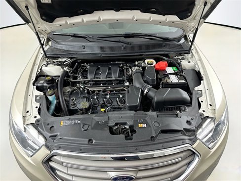 Used 2018 Ford Taurus SEL image 27