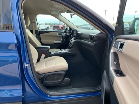 Used 2022 Ford Explorer XLT image 14