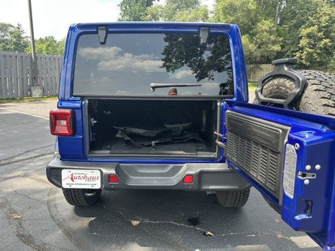 Used 2020 Jeep Wrangler Unlimited Sahara image 32