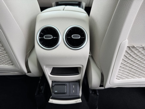Certified 2025 Mercedes-Benz GLA 250 image 9
