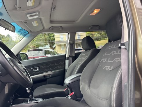 Used 2013 Kia Soul + image 14