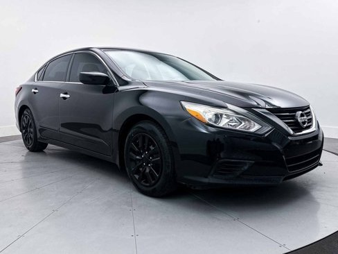 Used 2018 Nissan Altima 2.5 S image 1