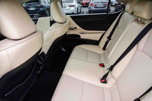 Certified 2022 Lexus ES 350 w/ Premium Package image 21