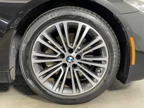 Used 2018 BMW 540i xDrive image 9
