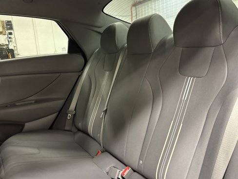 Used 2024 Hyundai Elantra Blue image 18