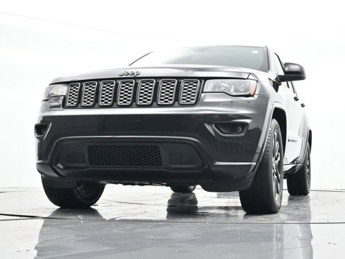 Used 2021 Jeep Grand Cherokee Laredo X image 32