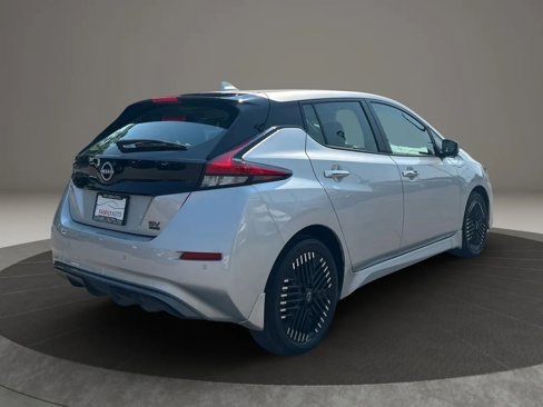 Used 2023 Nissan Leaf SV Plus image 5