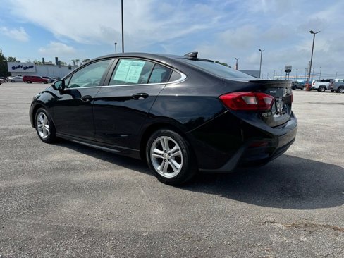 Used 2018 Chevrolet Cruze LT w/ Convenience Package image 6