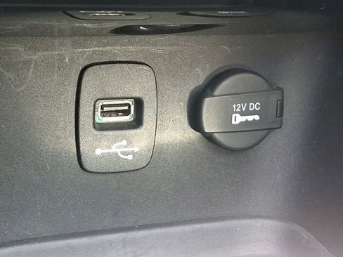 Used 2013 Chrysler 200 Limited image 24