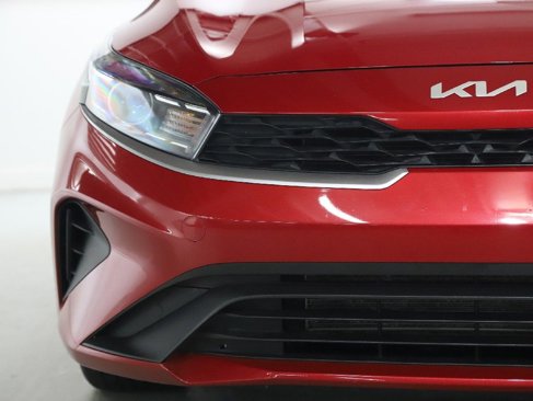 Used 2023 Kia Forte LXS w/ LXS Technology Package image 6