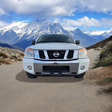 Used 2014 Nissan Titan SV w/ SV Value Truck Package image 8