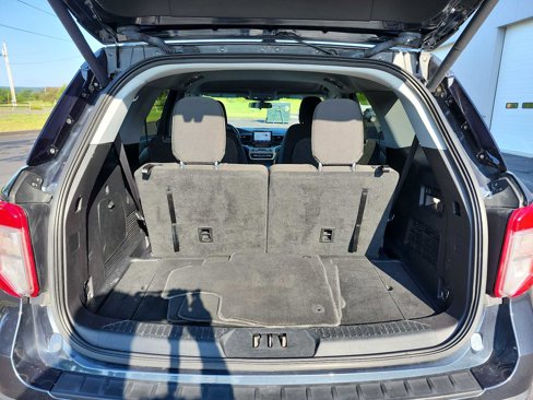 Used 2022 Ford Explorer XLT image 17