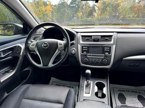 Used 2017 Nissan Altima 2.5 SR w/ Midnight Edition Package image 39