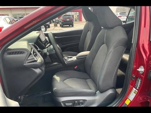 Used 2022 Toyota Camry LE w/ Carpet Mat Package (TMS) image 19